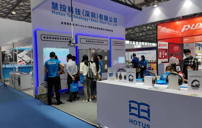 Direct hit at the Shanghai Science and Technology Exhibition-Smart Investment Windows projector has become the new focus!(图3)