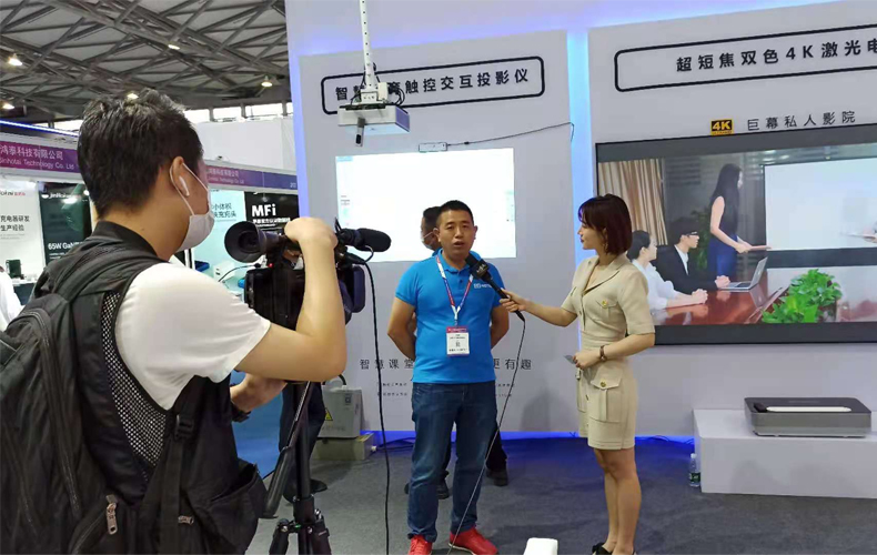 Direct hit at the Shanghai Science and Technology Exhibition-Smart Investment Windows projector has become the new focus!(图6)