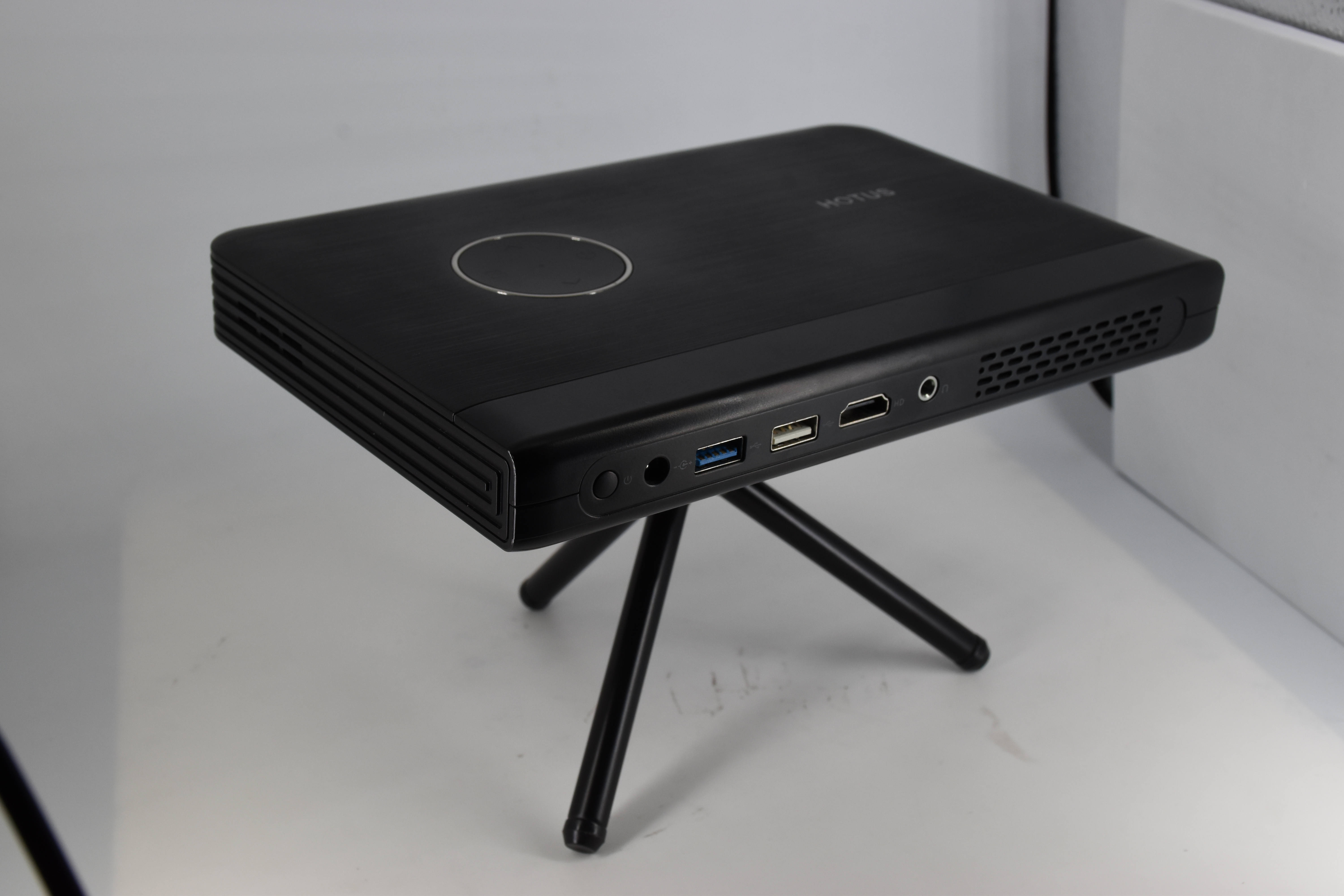 4K home projectors are a growing choice for foreign households(图2)