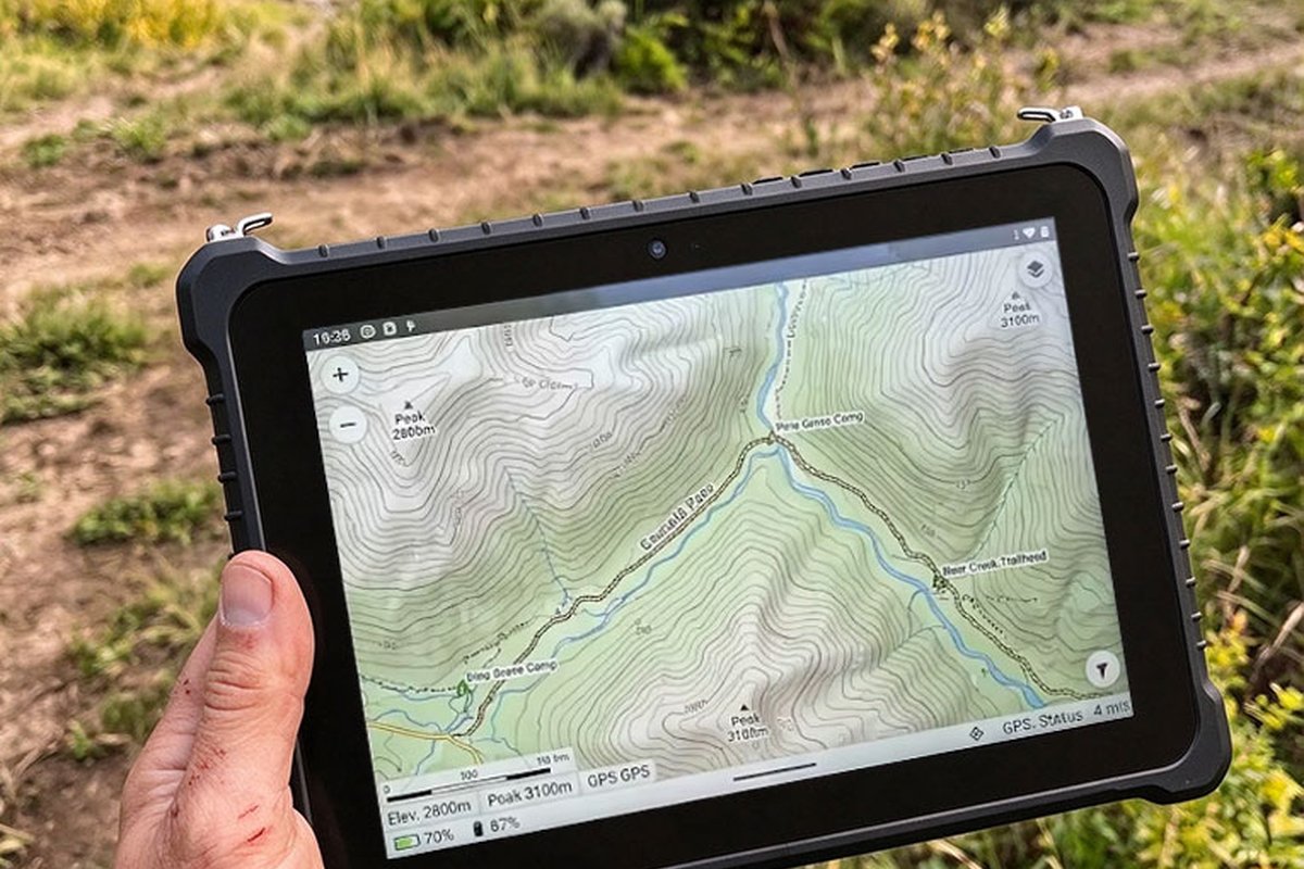 ST11M-bankside-terrain-map-handheld